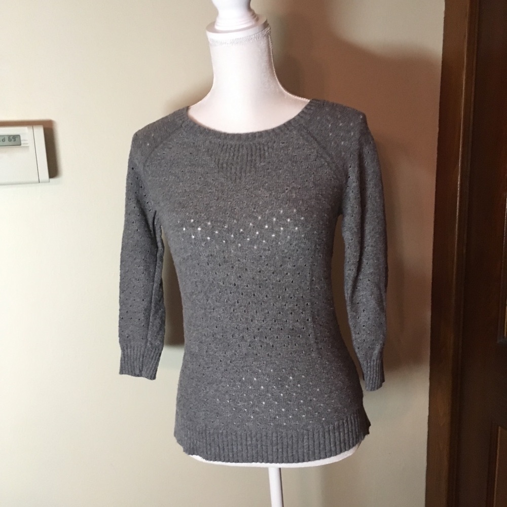 American Eagle 🦅 dark gray 3/4 Sleeve Sweater XS